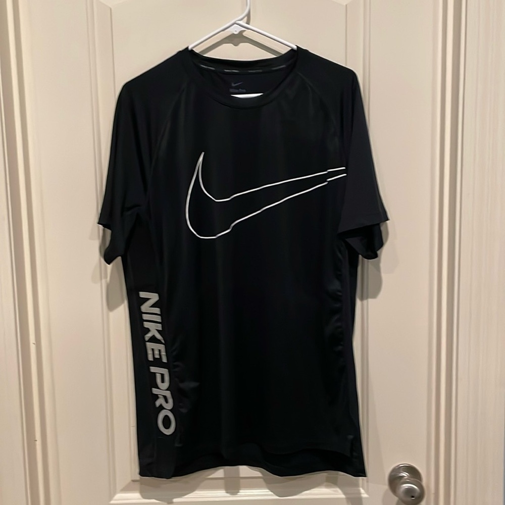 Mens Nike Pro Slim Fit Training T-Shirt, size XL, Black